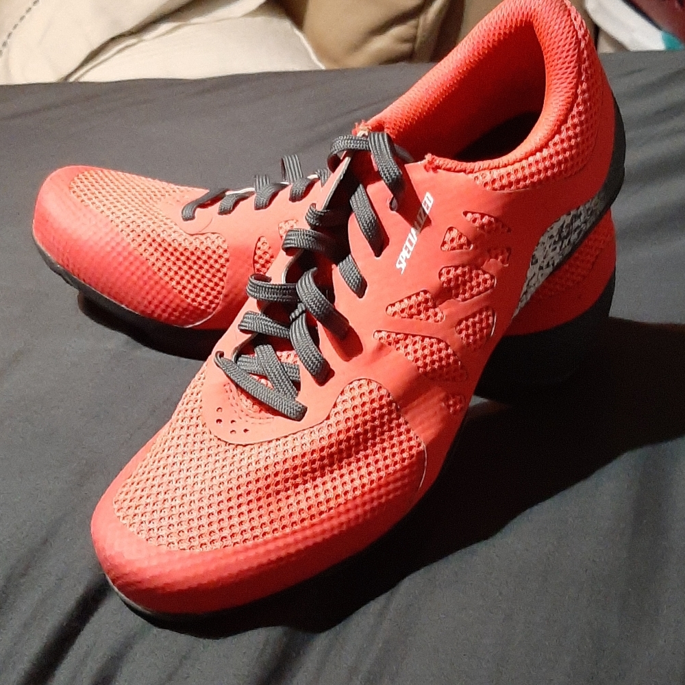 Women's cycling shoes